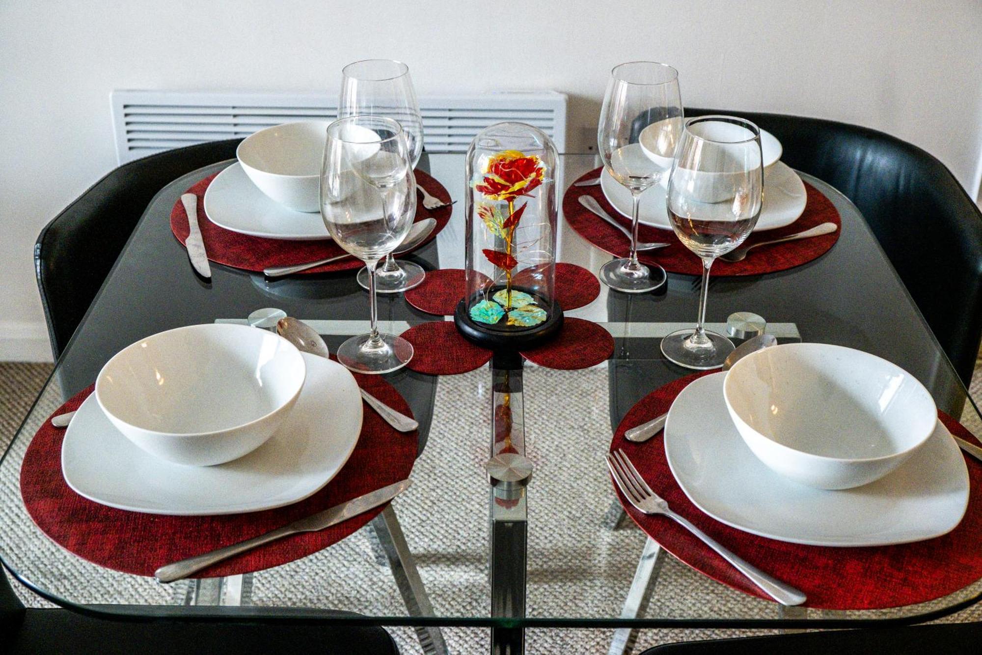 Central Suite Near Mailbox, King Bed, Ping Pong, Netflix, Sleeps 4 Birmingam Exterior foto