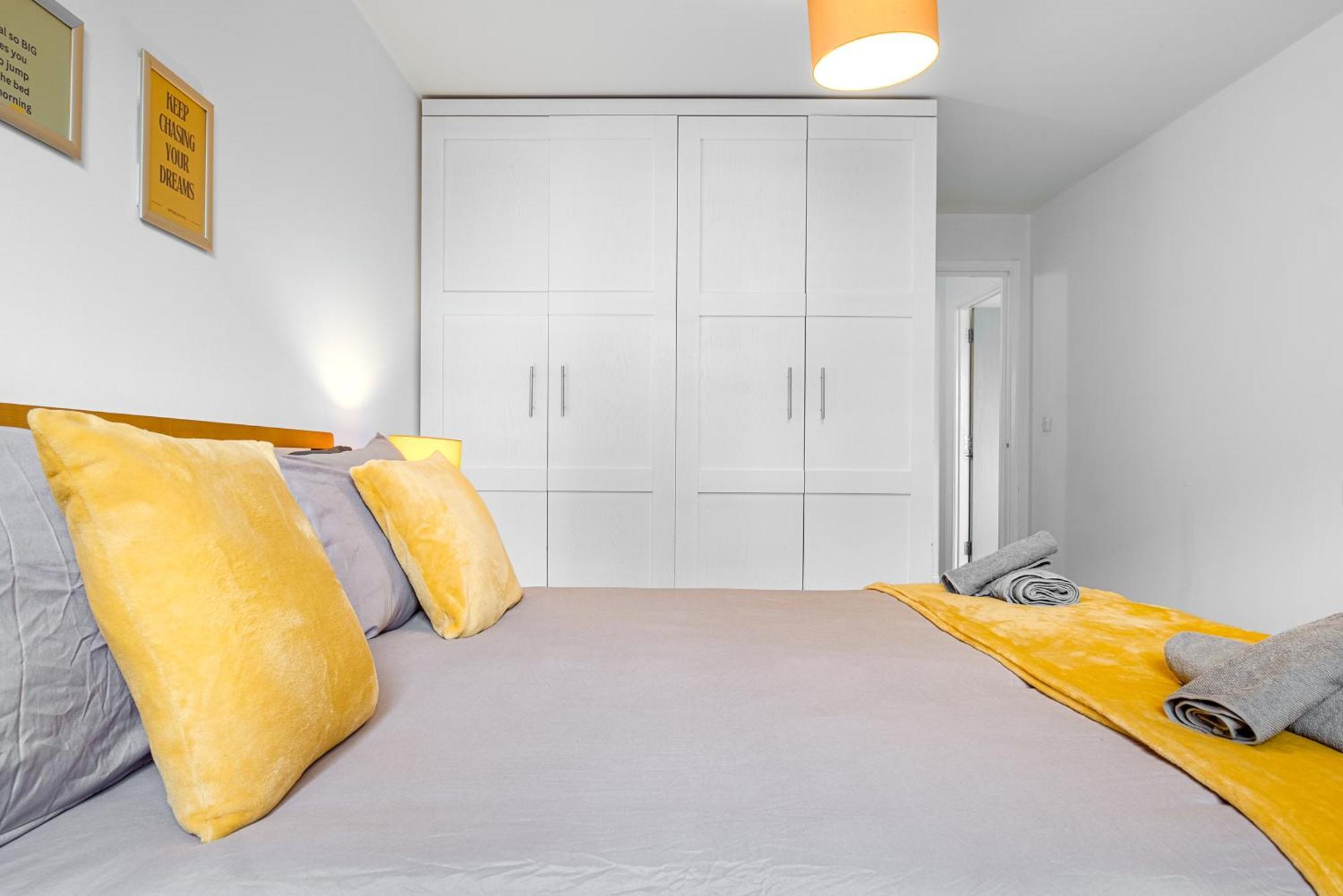 Central Suite Near Mailbox, King Bed, Ping Pong, Netflix, Sleeps 4 Birmingam Exterior foto