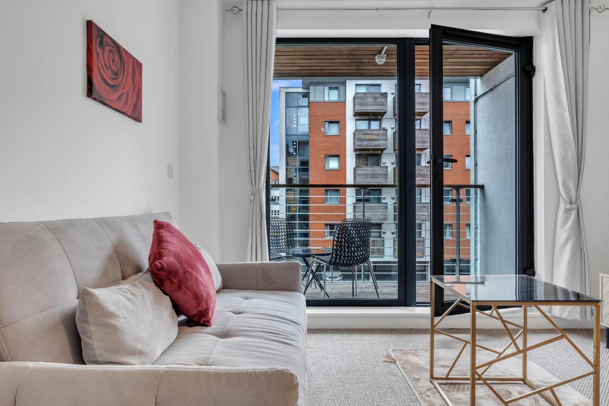 Central Suite Near Mailbox, King Bed, Ping Pong, Netflix, Sleeps 4 Birmingam Exterior foto