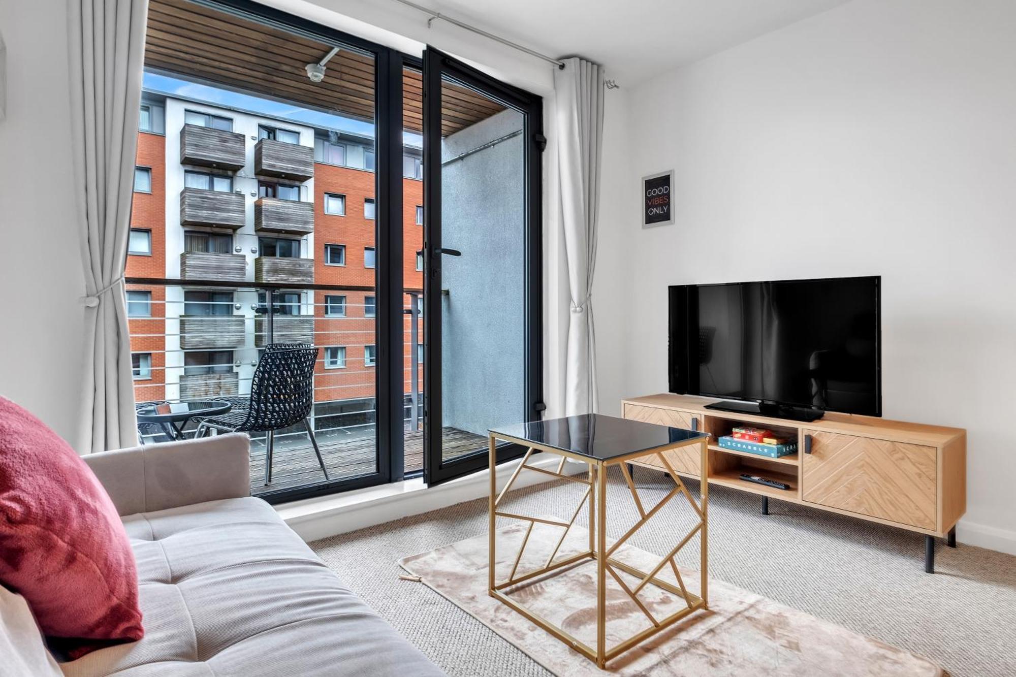 Central Suite Near Mailbox, King Bed, Ping Pong, Netflix, Sleeps 4 Birmingam Exterior foto