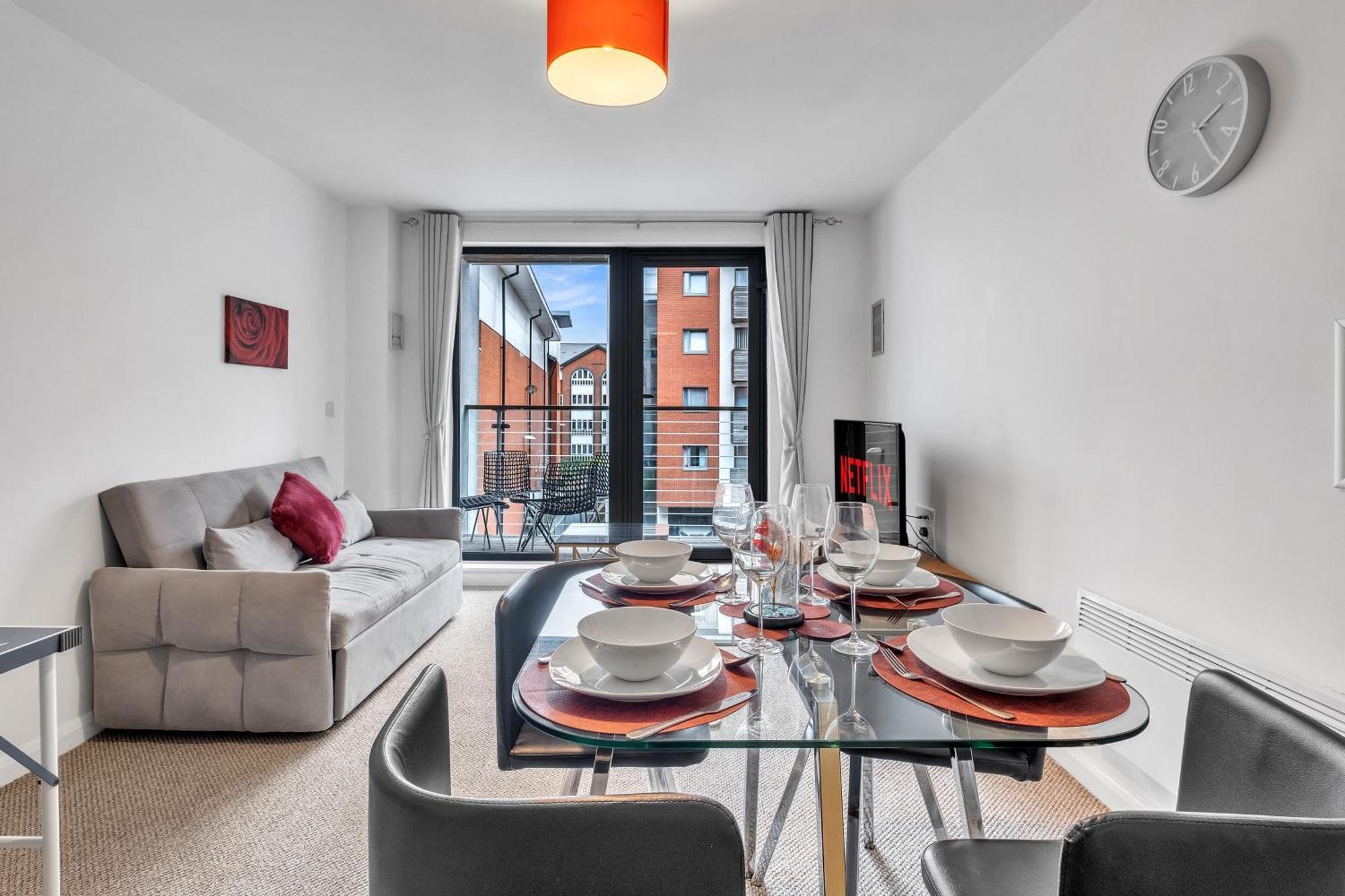 Central Suite Near Mailbox, King Bed, Ping Pong, Netflix, Sleeps 4 Birmingam Exterior foto
