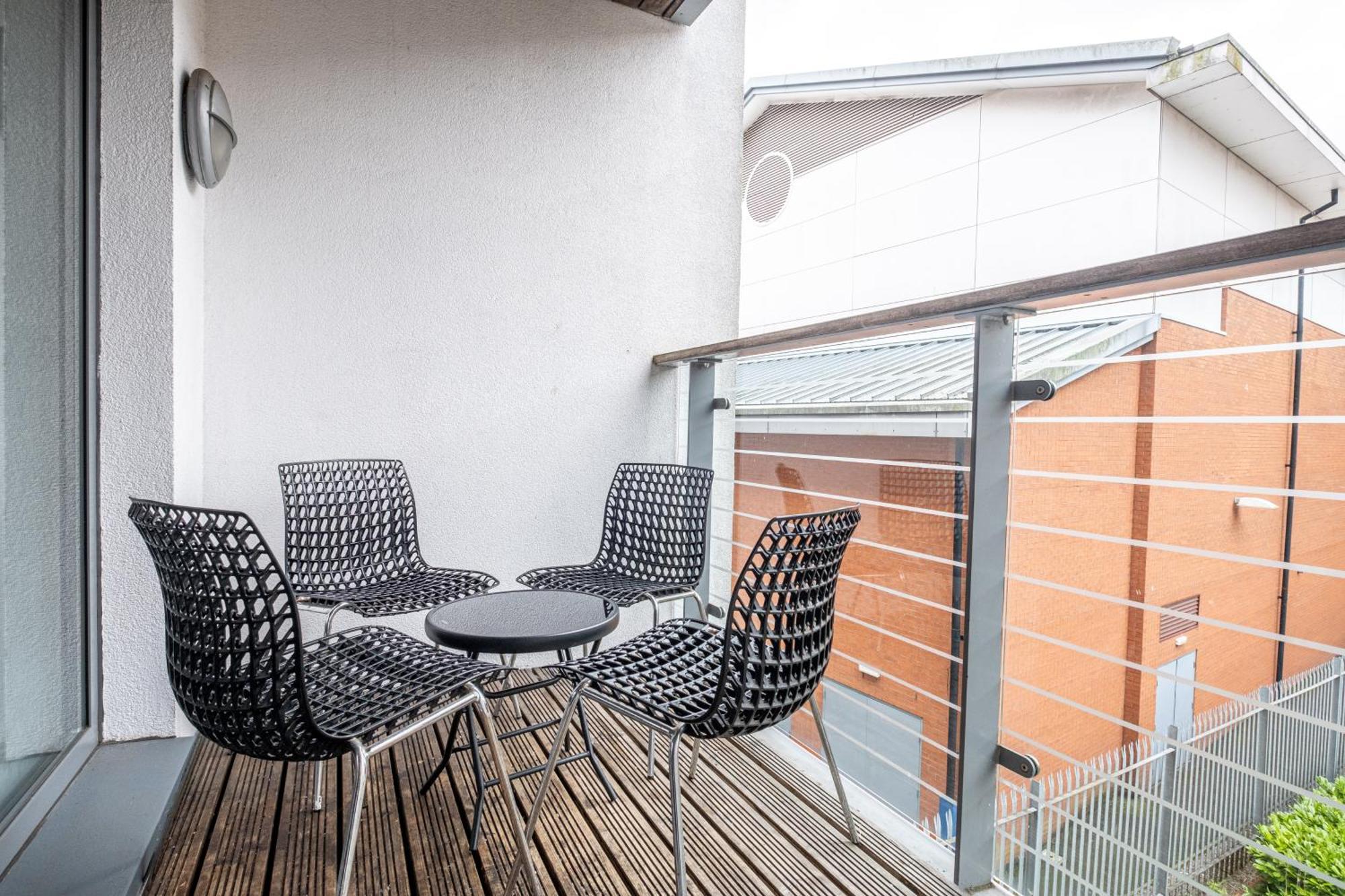 Central Suite Near Mailbox, King Bed, Ping Pong, Netflix, Sleeps 4 Birmingam Exterior foto